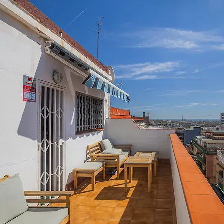 Sky Terrace Les Roquetes 아파트 *